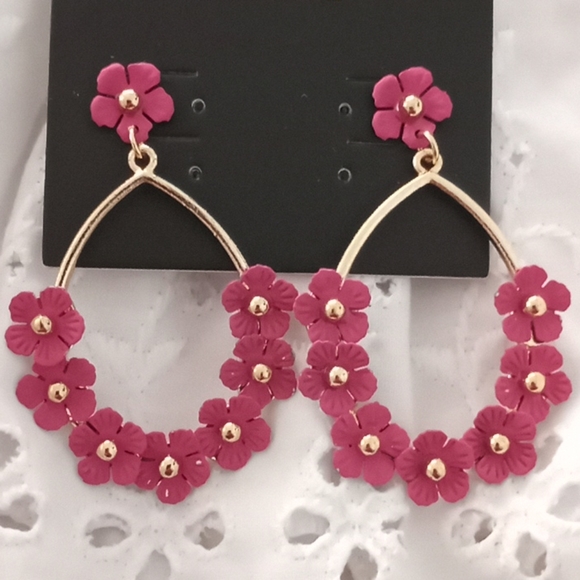 By Noir Stud Earings. - Picture 2 of 2